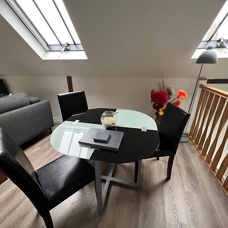 Glastonbury Secret Retreat - 1 Bd Split-Level Apt, Sleeps 3 Kültér fotó