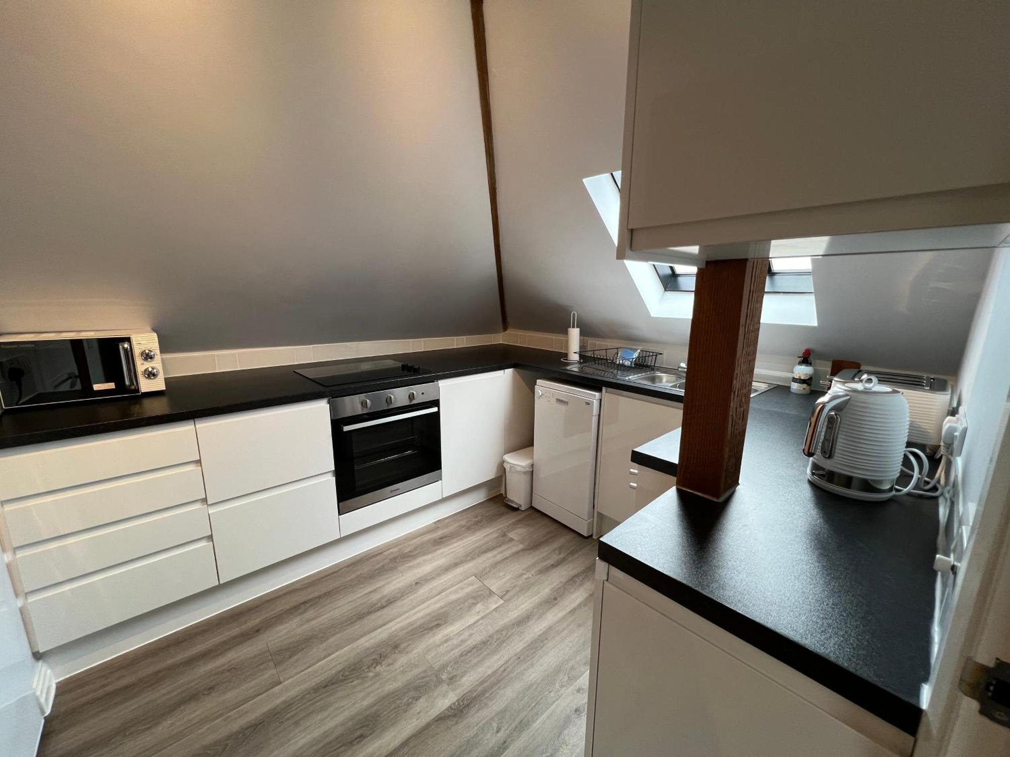 Glastonbury Secret Retreat - 1 Bd Split-Level Apt, Sleeps 3 Kültér fotó