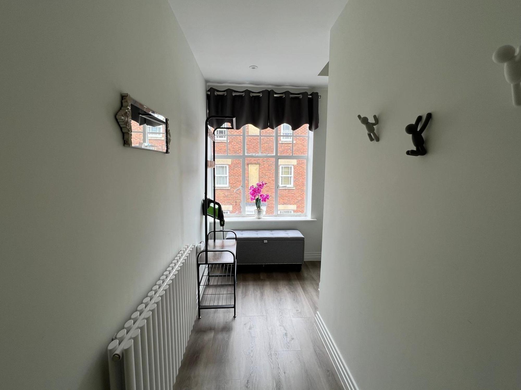 Glastonbury Secret Retreat - 1 Bd Split-Level Apt, Sleeps 3 Kültér fotó